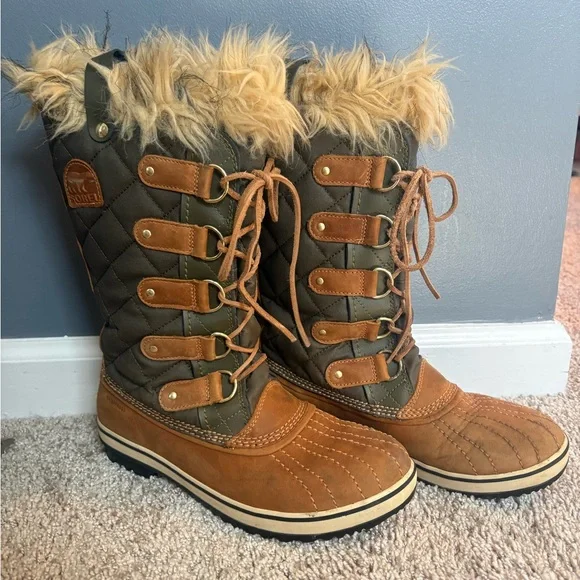 Sorel Women's TOFINO CVS DARK OLIVE Winter Boots - Picture 2 of 8
